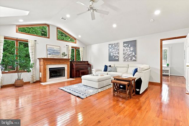 3155 MANOR RD, Huntingdon Valley, PA 19006