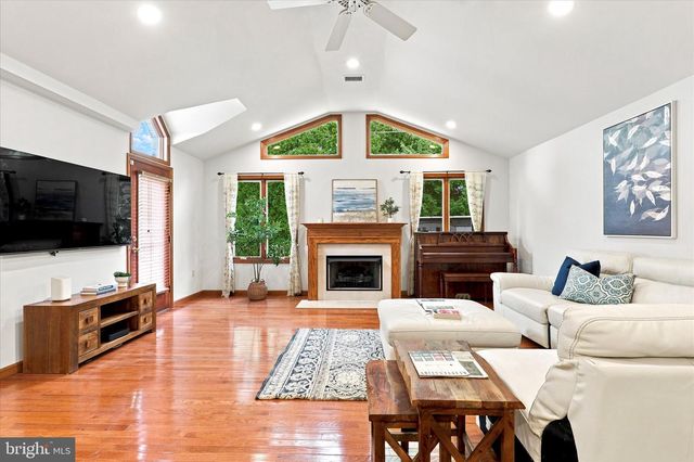 3155 MANOR RD, Huntingdon Valley, PA 19006