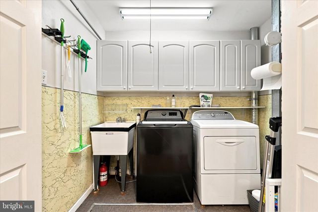 3155 MANOR RD, Huntingdon Valley, PA 19006