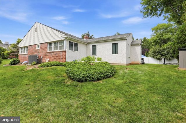 3155 MANOR RD, Huntingdon Valley, PA 19006