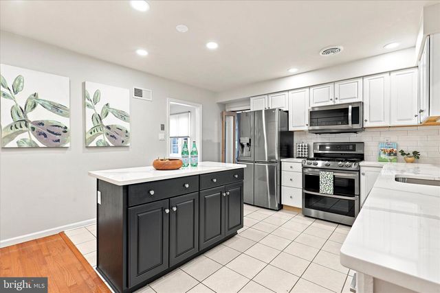 3155 MANOR RD, Huntingdon Valley, PA 19006