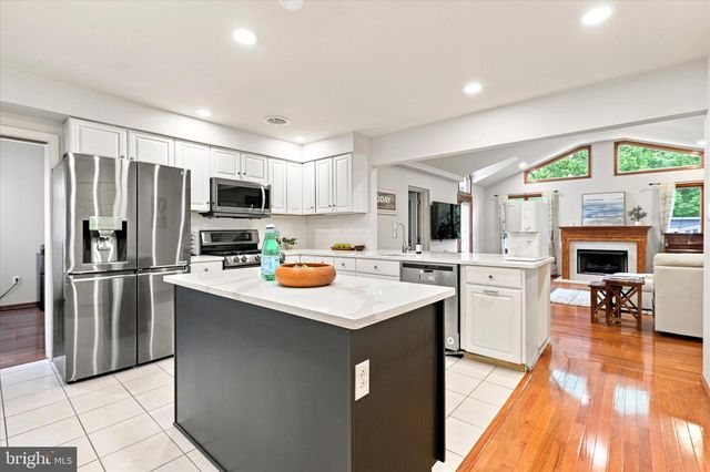 3155 MANOR RD, Huntingdon Valley, PA 19006