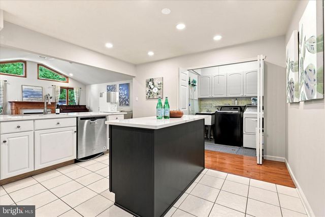 3155 MANOR RD, Huntingdon Valley, PA 19006