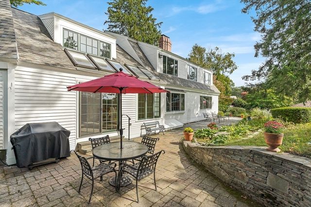 80 Arlington St, Winchester, MA 01890