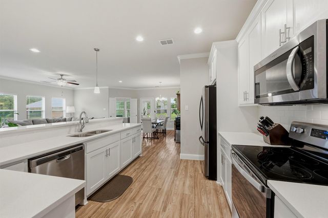 114 Sequoya Drive, Lake Kiowa, TX 76240