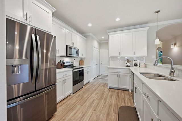 114 Sequoya Drive, Lake Kiowa, TX 76240