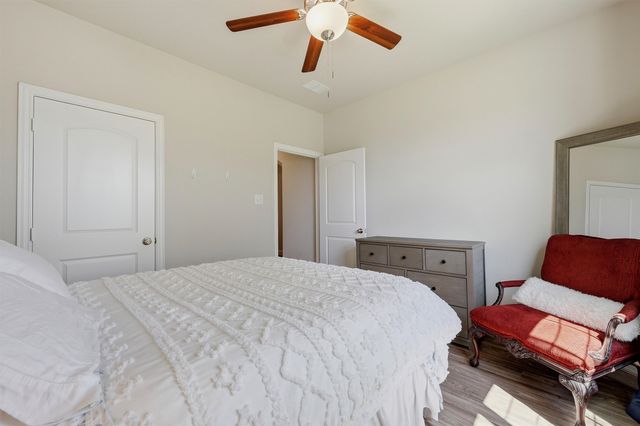 114 Sequoya Drive, Lake Kiowa, TX 76240