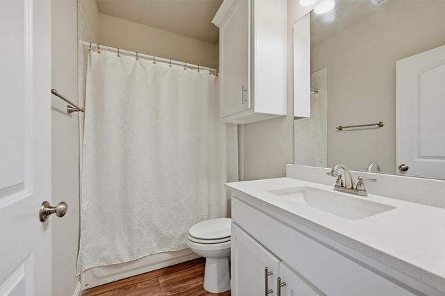 114 Sequoya Drive, Lake Kiowa, TX 76240