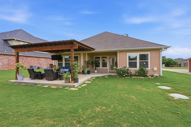 114 Sequoya Drive, Lake Kiowa, TX 76240