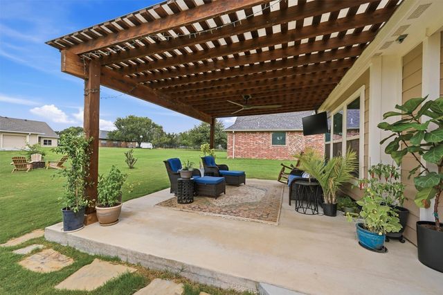 114 Sequoya Drive, Lake Kiowa, TX 76240