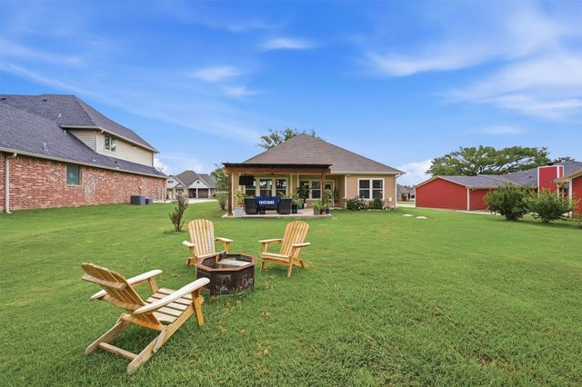 114 Sequoya Drive, Lake Kiowa, TX 76240