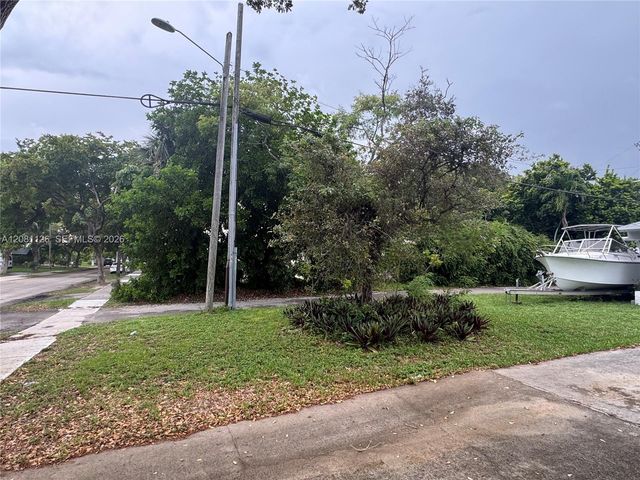16900 NE 18th Avenue, North Miami Beach, FL 33162