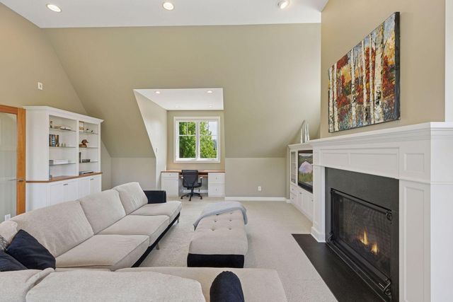 9726 Whistling Valley Road, Lake Elmo, MN 55042