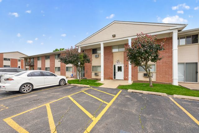 703 Fullerton Avenue 207, Glendale Heights, IL 60139