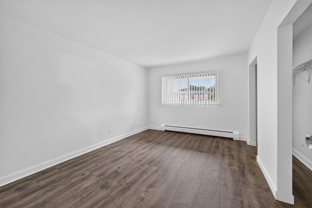 703 Fullerton Avenue 207, Glendale Heights, IL 60139