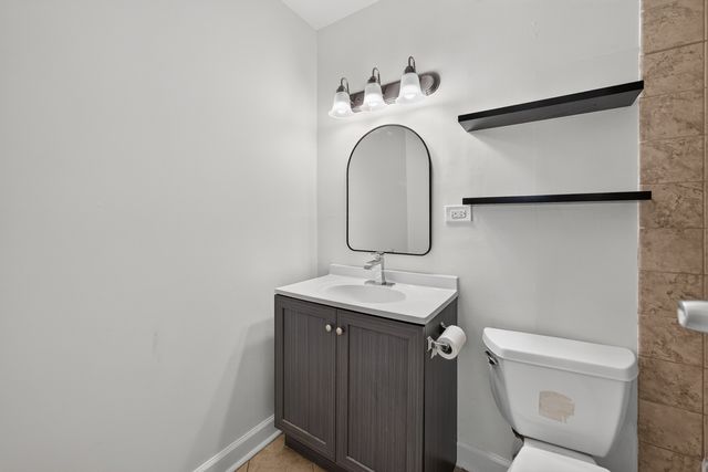 703 Fullerton Avenue 207, Glendale Heights, IL 60139