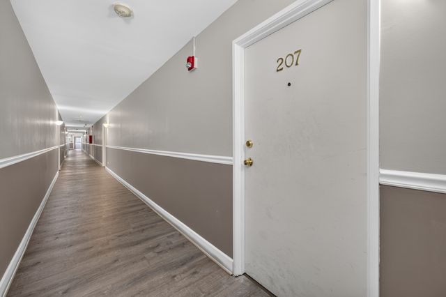 703 Fullerton Avenue 207, Glendale Heights, IL 60139