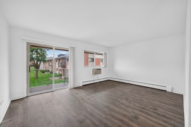 703 Fullerton Avenue 207, Glendale Heights, IL 60139