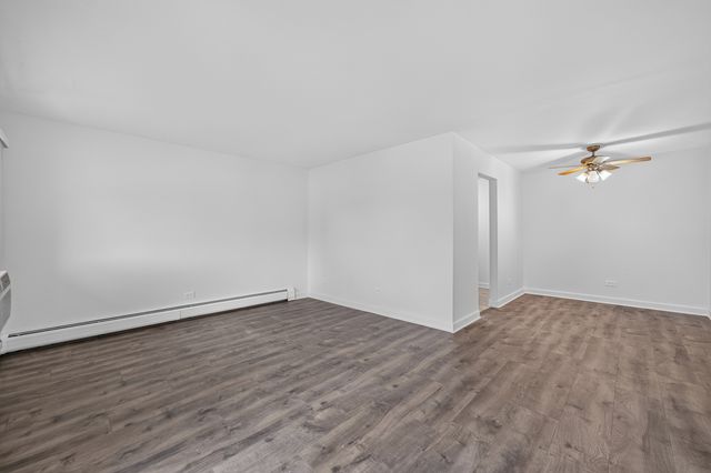 703 Fullerton Avenue 207, Glendale Heights, IL 60139