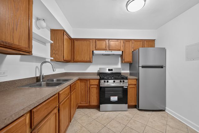 703 Fullerton Avenue 207, Glendale Heights, IL 60139