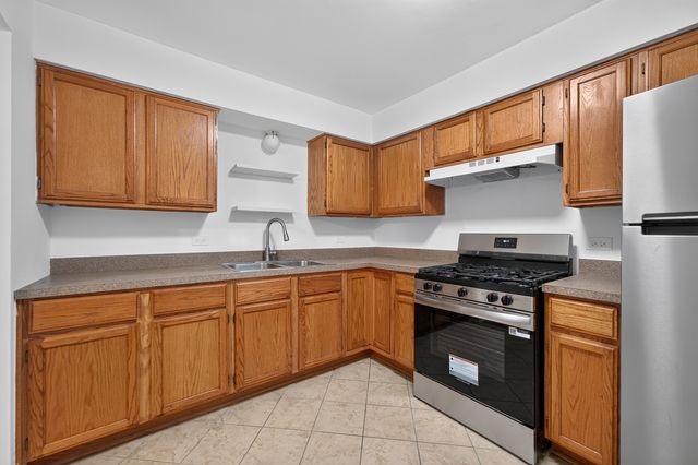 703 Fullerton Avenue 207, Glendale Heights, IL 60139