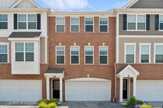 15 Timber Wolf Drive, Wheeling, IL 60090