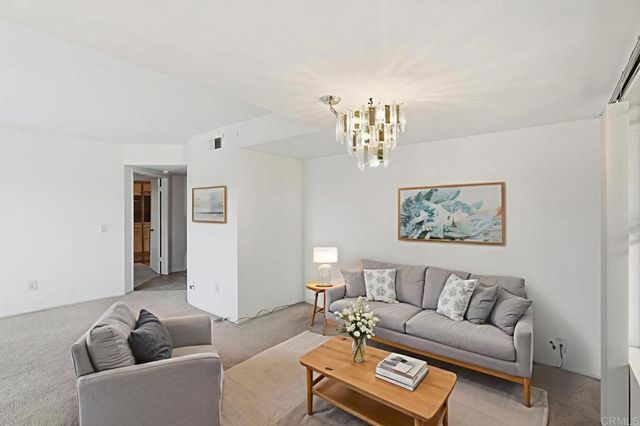 12250 Corte Sabio 2210, San Diego, CA 92128