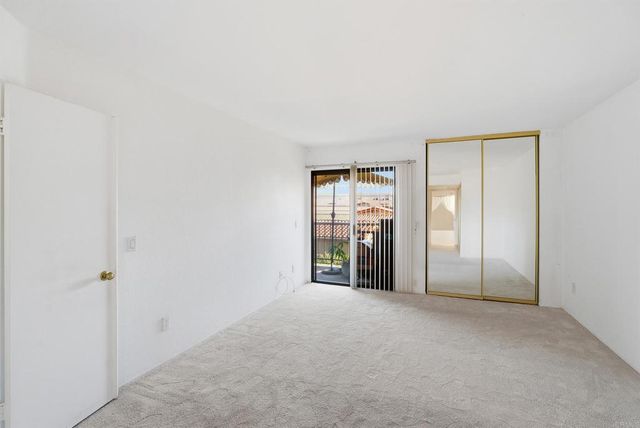 12250 Corte Sabio 2210, San Diego, CA 92128