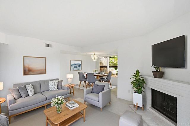 12250 Corte Sabio 2210, San Diego, CA 92128