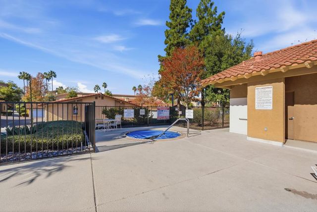 12250 Corte Sabio 2210, San Diego, CA 92128