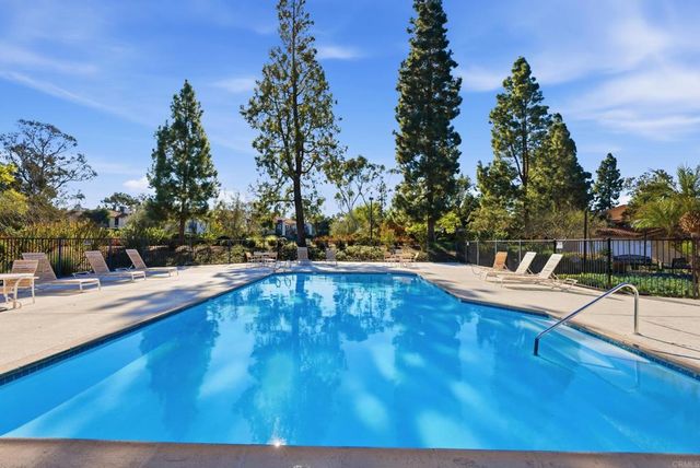 12250 Corte Sabio 2210, San Diego, CA 92128