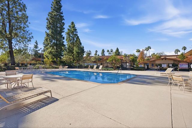 12250 Corte Sabio 2210, San Diego, CA 92128