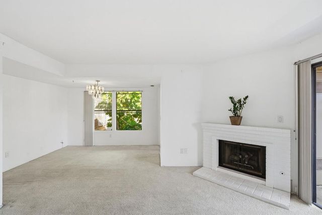 12250 Corte Sabio 2210, San Diego, CA 92128