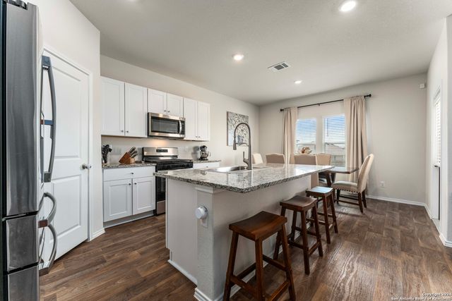 3127 KEUKA PARK DR, San Antonio, TX 78245