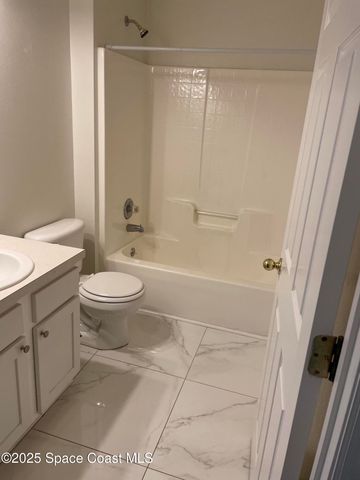 2410 Stratford Pointe Drive, Melbourne, FL 32904