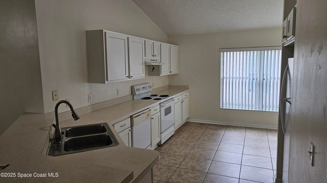 2410 Stratford Pointe Drive, Melbourne, FL 32904