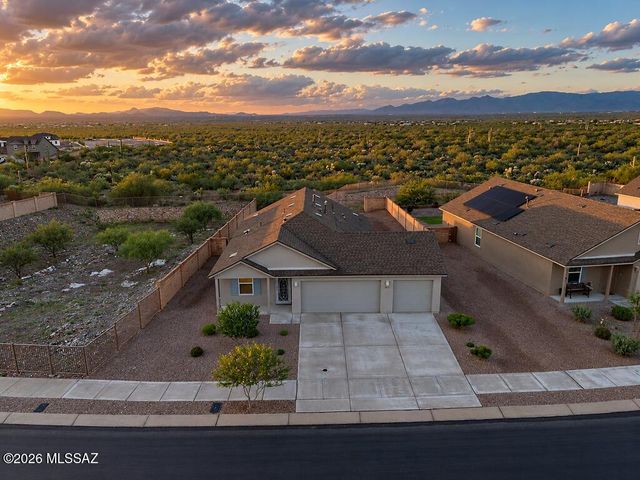 8843 E Canyon Walnut Way, Vail, AZ 85641