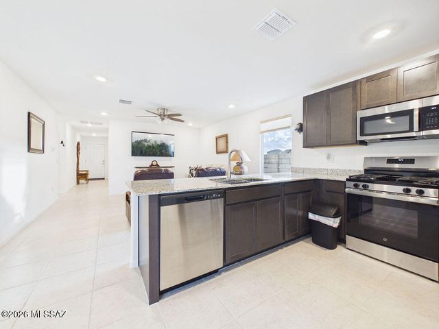 8843 E Canyon Walnut Way, Vail, AZ 85641