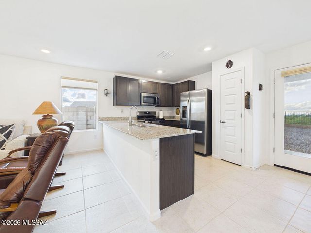 8843 E Canyon Walnut Way, Vail, AZ 85641