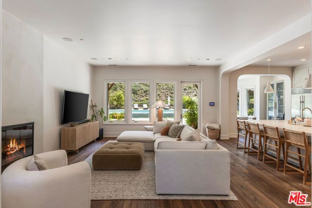 2052 Shadow Creek Drive, Agoura Hills, CA 91301