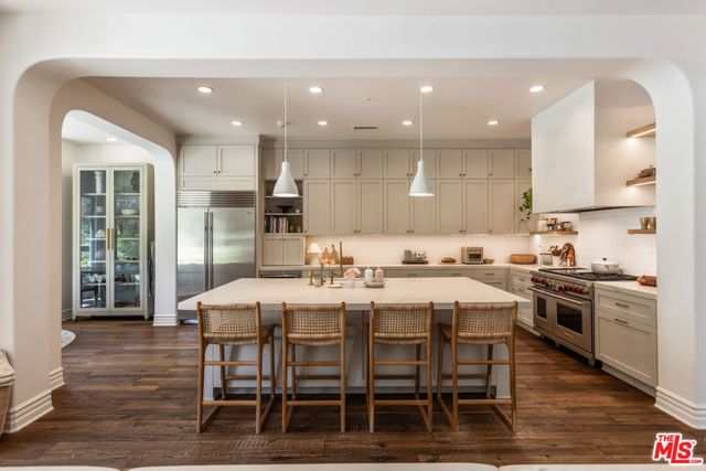 2052 Shadow Creek Drive, Agoura Hills, CA 91301