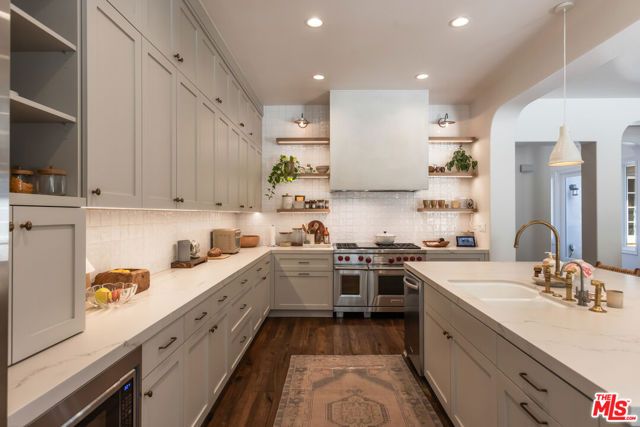 2052 Shadow Creek Drive, Agoura Hills, CA 91301