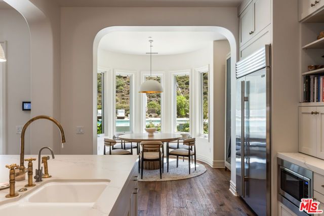 2052 Shadow Creek Drive, Agoura Hills, CA 91301