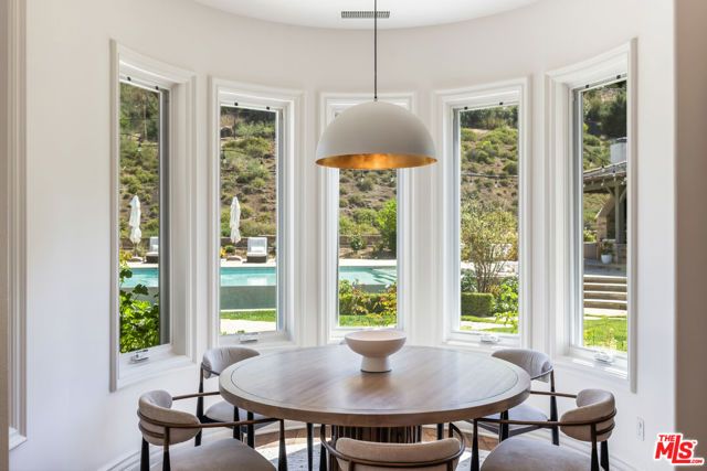 2052 Shadow Creek Drive, Agoura Hills, CA 91301