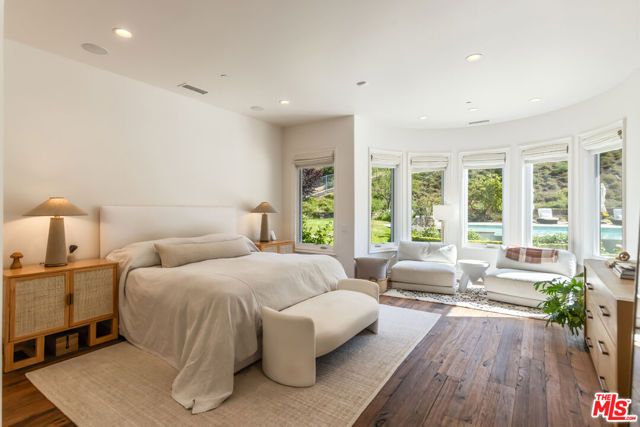 2052 Shadow Creek Drive, Agoura Hills, CA 91301