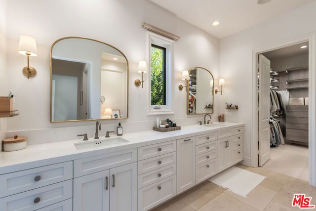 2052 Shadow Creek Drive, Agoura Hills, CA 91301