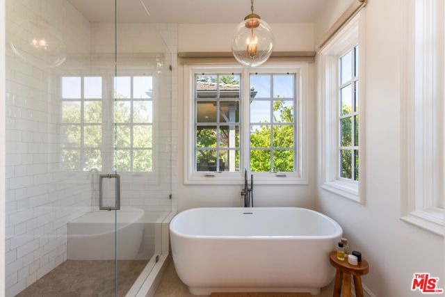2052 Shadow Creek Drive, Agoura Hills, CA 91301