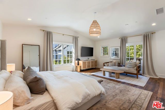 2052 Shadow Creek Drive, Agoura Hills, CA 91301