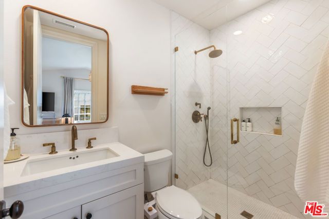 2052 Shadow Creek Drive, Agoura Hills, CA 91301