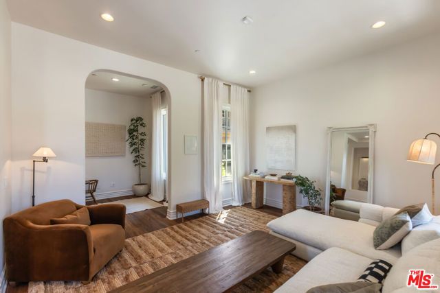 2052 Shadow Creek Drive, Agoura Hills, CA 91301